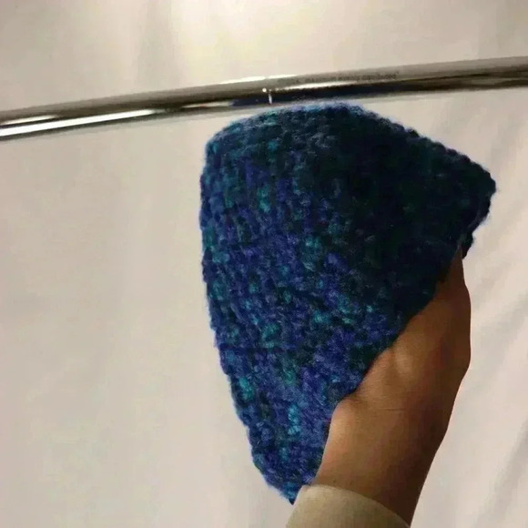 hand knit blue head‎ band with blue button - Picture 3 of 9